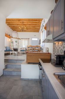 Στούντιο 5 - Σκυριανο